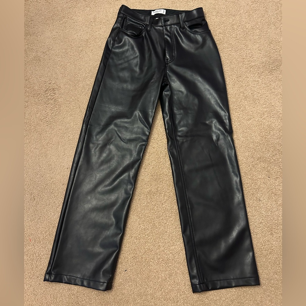 High Rise 90s Relaxed Vegan Leather Pant